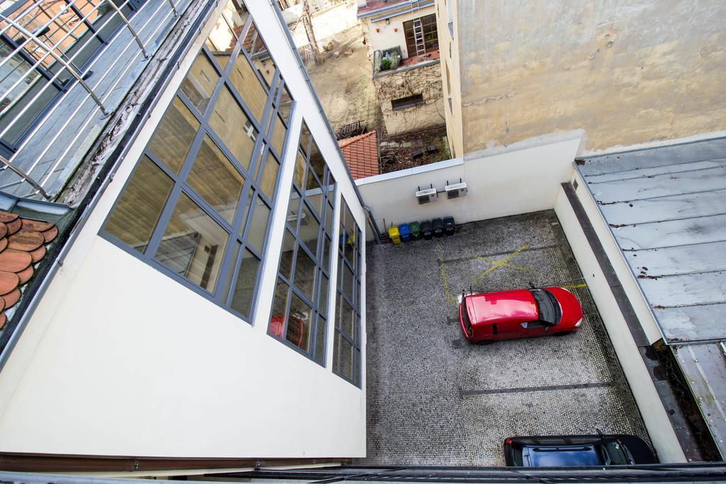 Ruterra Red Roofs View With Garage Apartment Prag